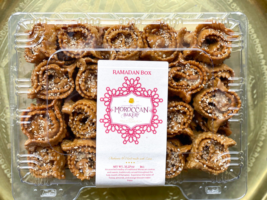 1KG Box of Chebakia – Boîte 1KG de Chebakia