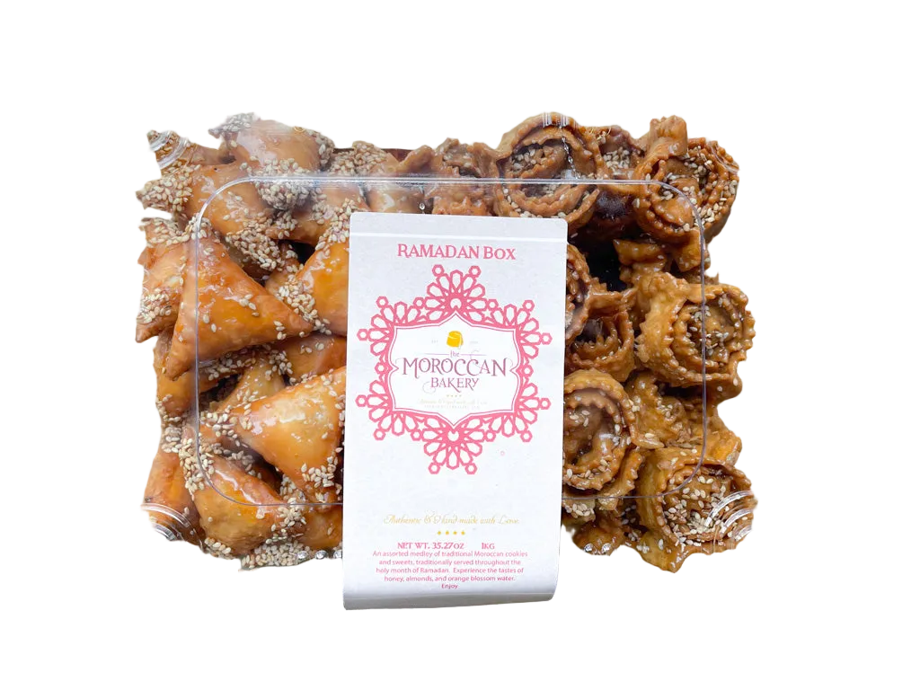 1KG Box of Briouats & Chebakia – Boîte 1KG Briouats & Chebakia