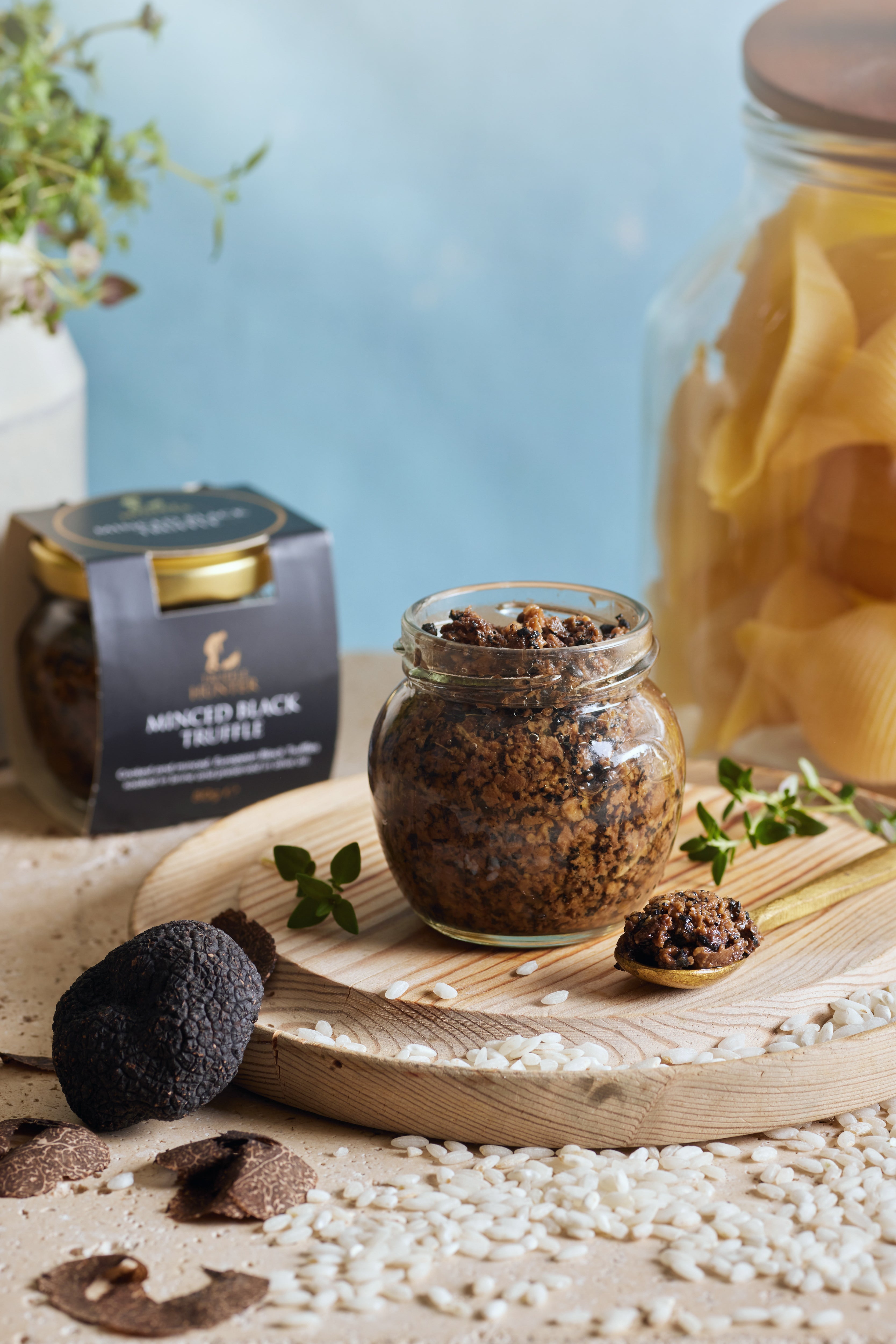 Truffe Noire Finement Hachée TruffleHunter | Minced Black Truffle in Olive Oil