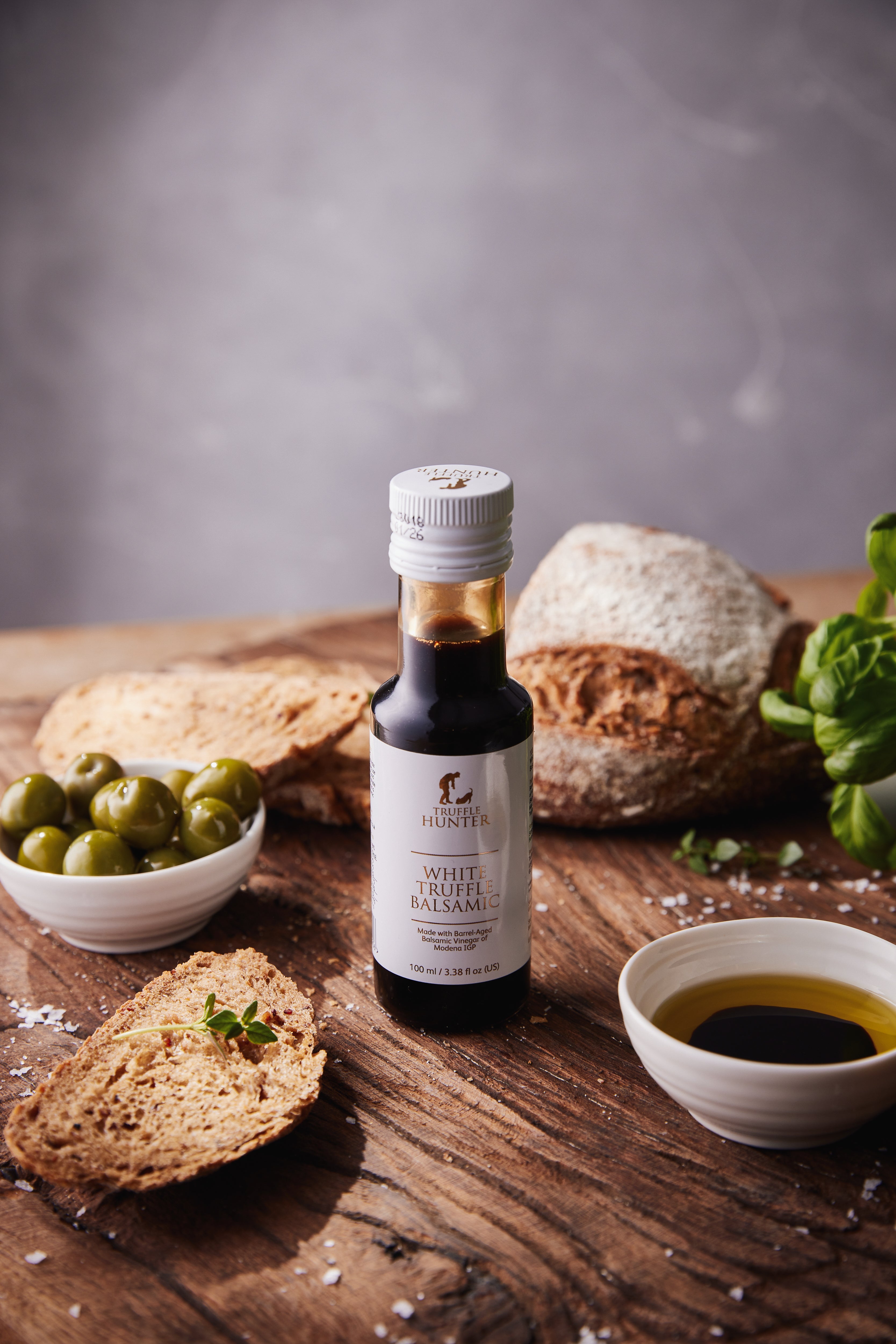 Vinaigre balsamique à la truffe blanche Vinaigre balsamique vieilli en fût avec truffe blanche