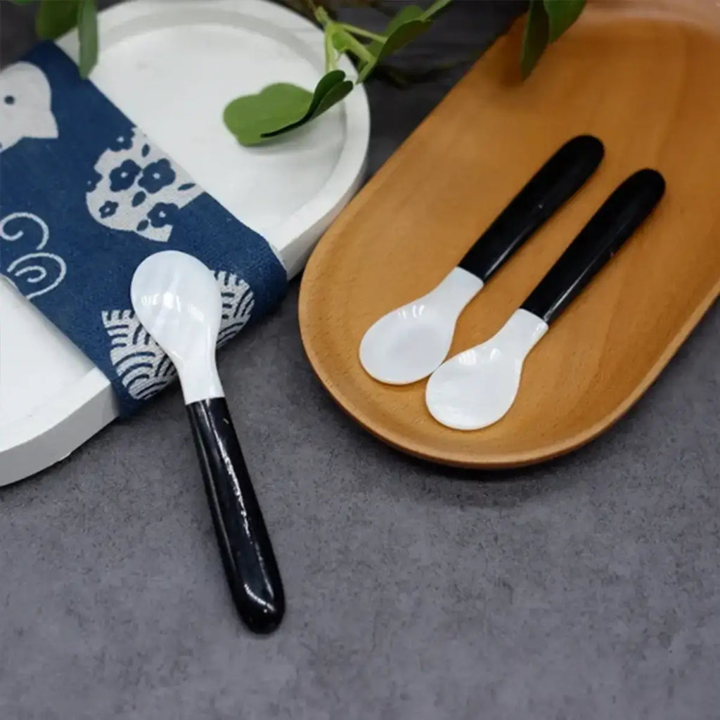 Cuillère de caviar avec poignée en bois (1 pièce)